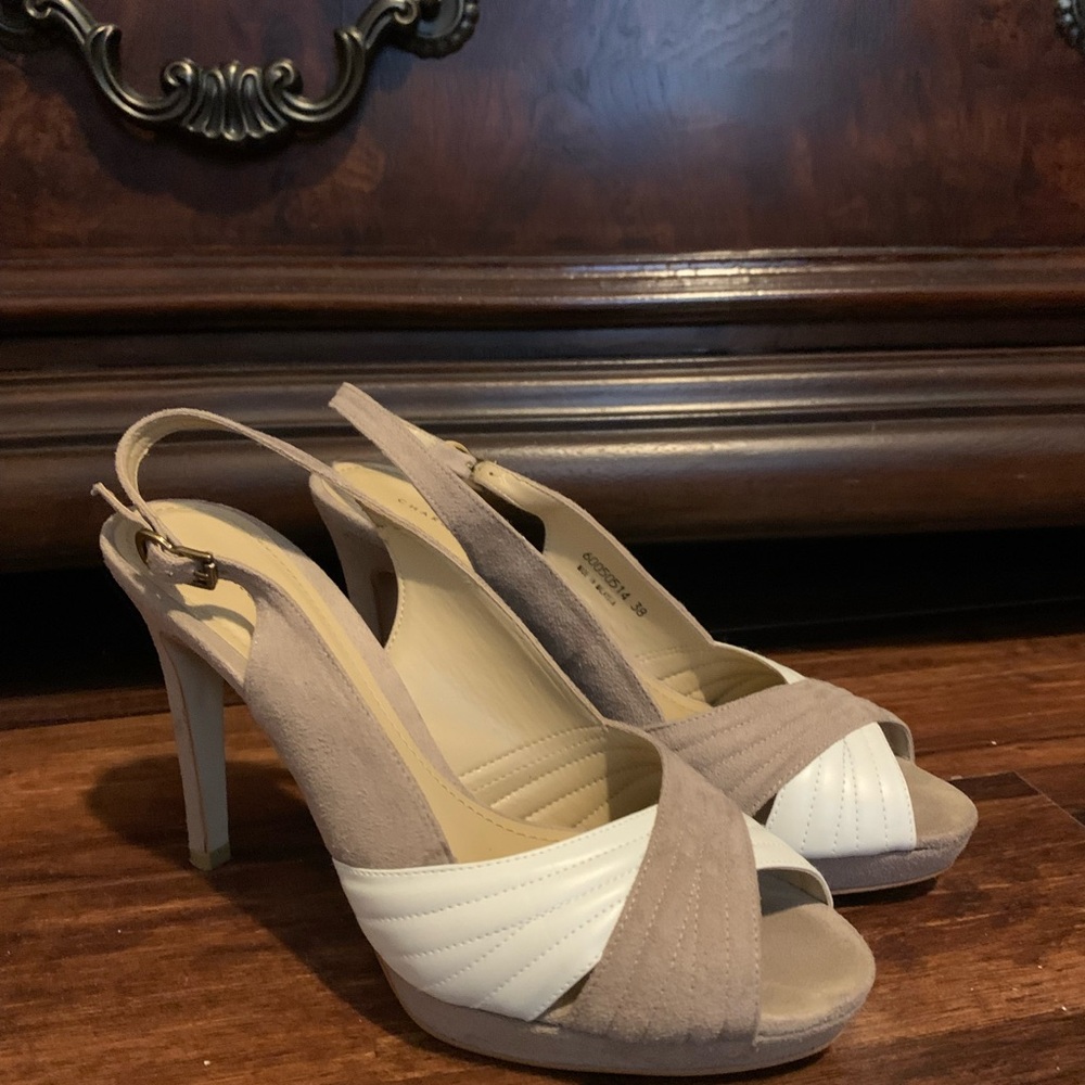 Charles and Keith sandals fits size 8